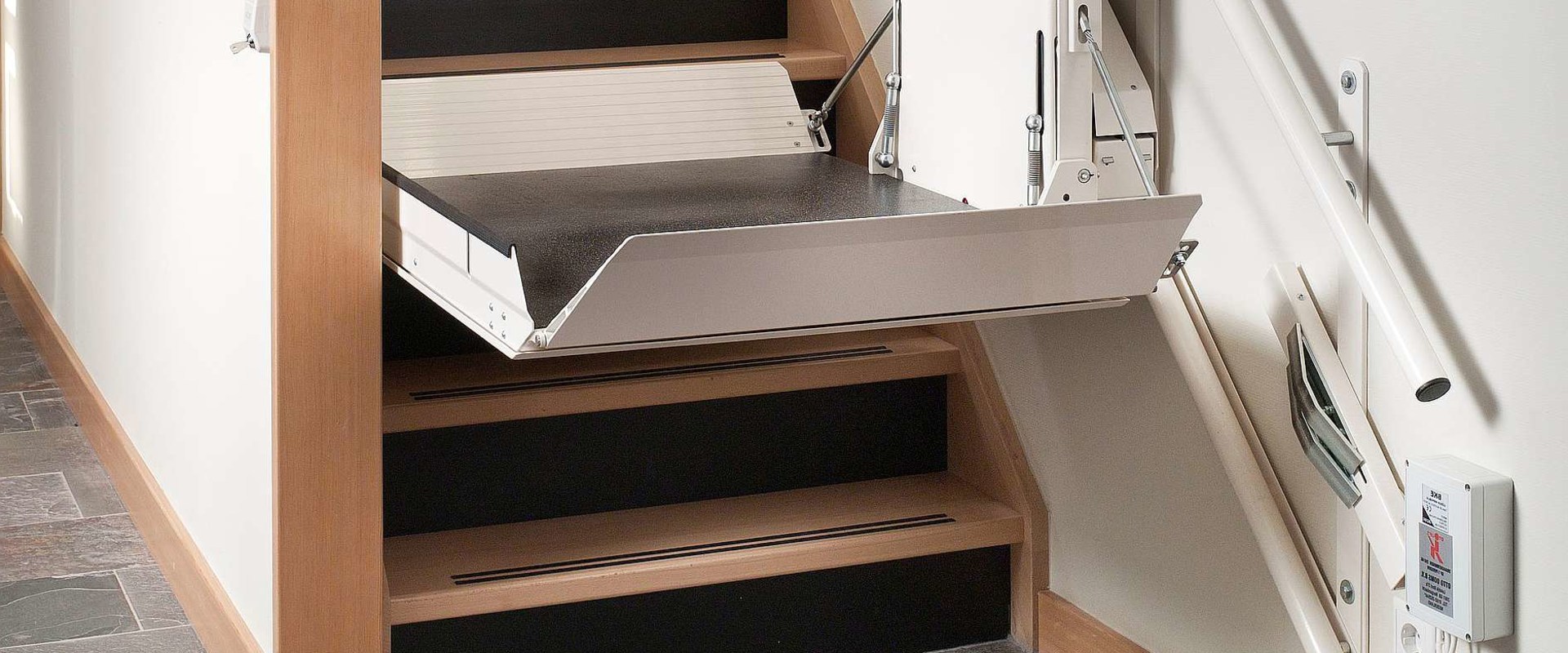 Die Lebensdauer eines Plattformlifts: Faktoren und Wartung